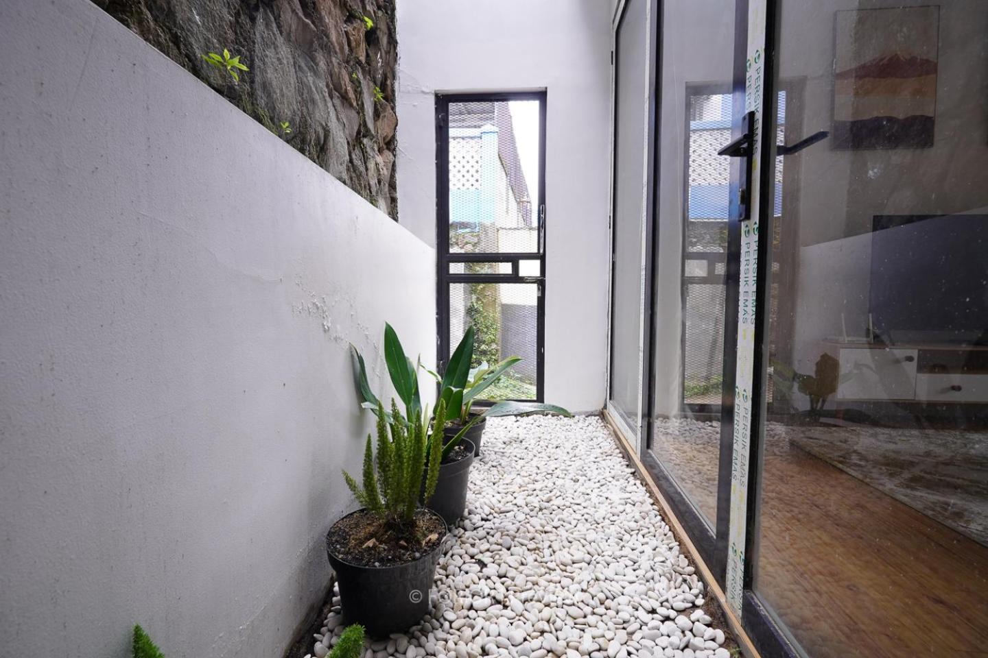 Rumah Biru *