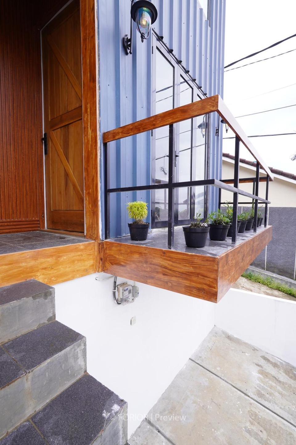 Rumah Biru *