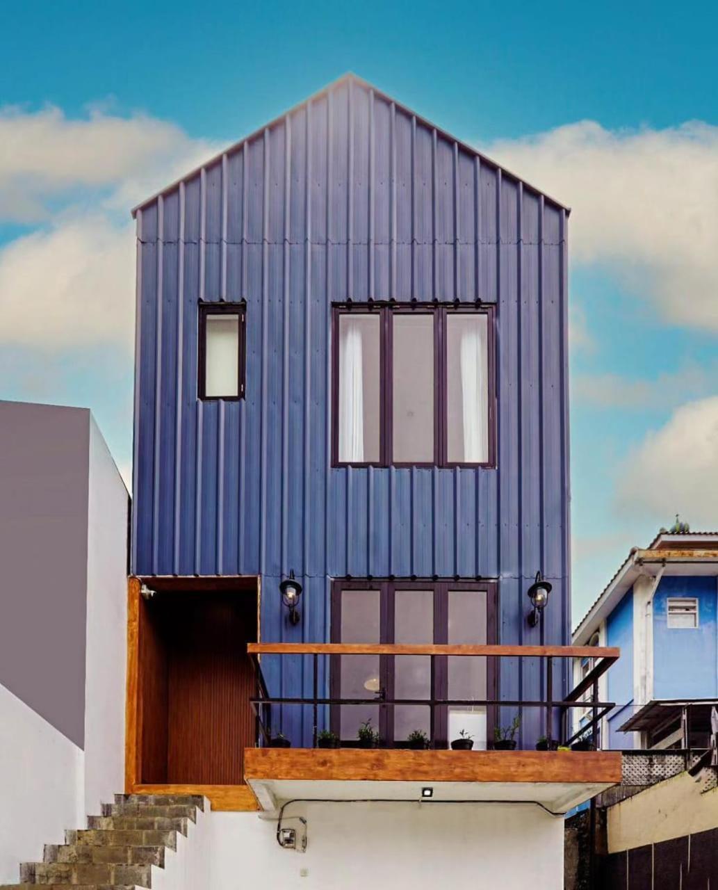 Rumah Biru